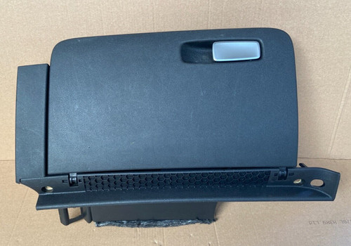 Audi line glovebox 2012 - audi,