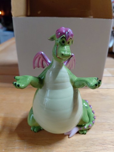 Rare vintage pete dragon - rare,