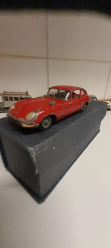 Corgi jaguar type red - e,