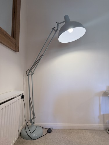 Pale blue adjustable floor - pale,