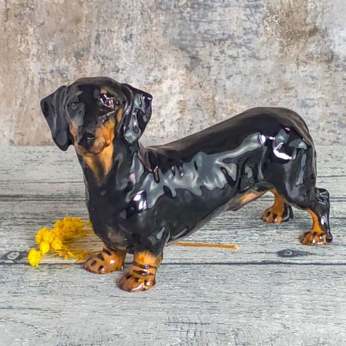 Rare royal doulton dachshund - royal,