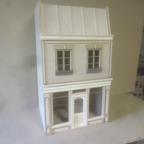 Scale dolls house french - scale,