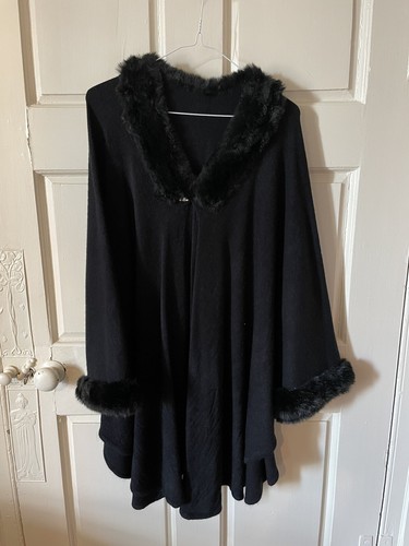 Black fur trimmed - trimmed,
