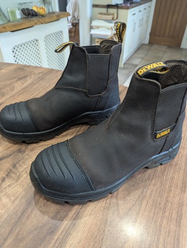 Dewalt safety dealer - safety, boots