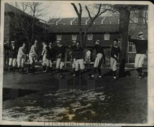 1927 Press Photo Harvard Varsity baseball candidates & coach Fred Mitchell