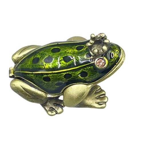 Elaborate treefrog themed - elaborate,