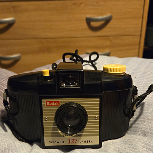 Kodak brownie 127 black box - 127,