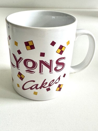 Vintage lyon cakes - cakes, mug