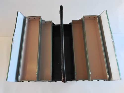 Vintage black green metal - /,