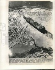 1960 Press Photo Barge in tow