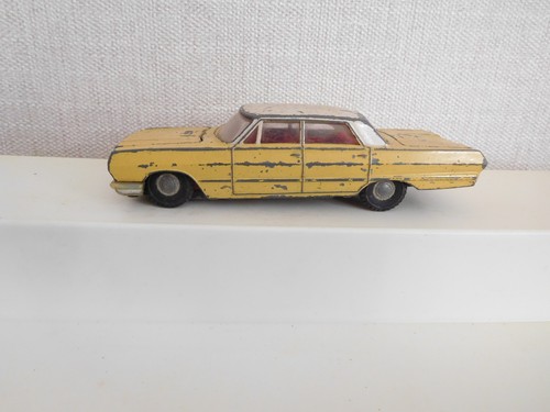 Dinky toys chevrolet impala - dinky,