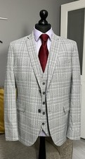 NEXT Tailoring Skinny Fit 3 Piece Check Men’s Smart Suit. C-42R, WC-42R, W-32/31
