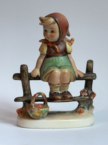 Goebel hummel just resting - goebel,
