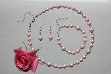 Light pink vintage pearl