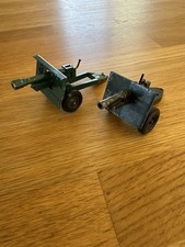 BRITAINS DIECAST TOYS 9704 British WWII 25 PDR HOWITZER FIELD GUN 1/32 Scale x2