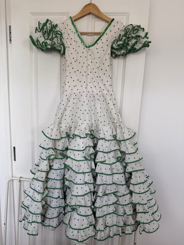 Professionally made flamenco - made,