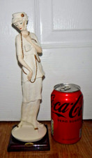 Capodimonte Guiseppe Armani Florence Figurine ~ Lady With Necklace ~ Excellent