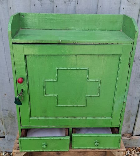 Vintage green wall - wall, cabinet