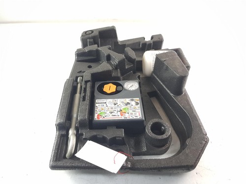 Volvo v40 jack tool kit - jack,