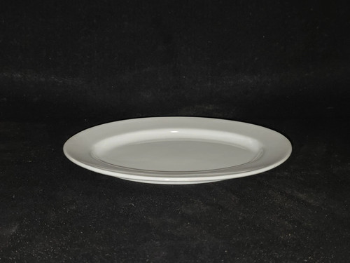 Brand new oval plates - new, 6.5