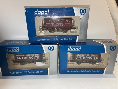 Dapol named wagons 2 x - x,