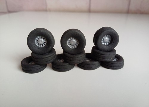 Fondant edible tyres - fondant,