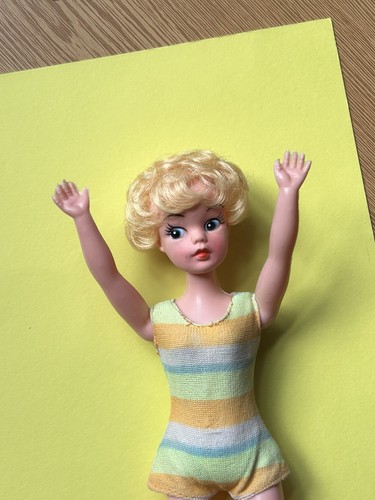Vintage 1960s or 1970s - 💚,