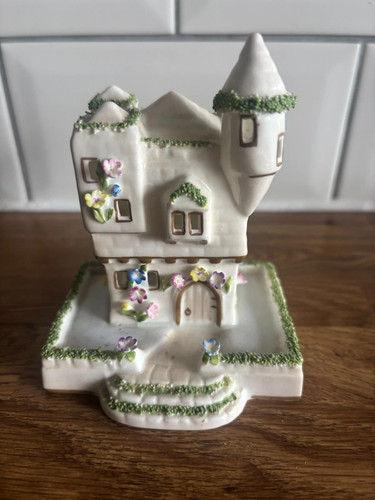 Coalport cottages fine - -, bone