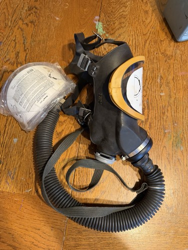 Msa gas mask facepiece - gas,