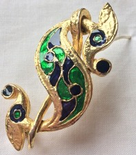 Vintage Emerald/Black Enamelled Entwined Seahorses Polished Goldtone Brooch