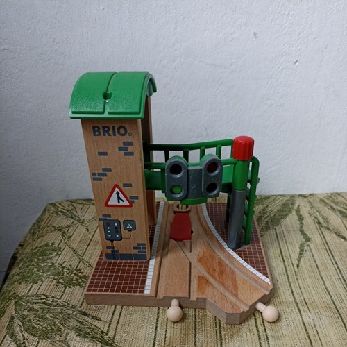 Brio world train signal - train,
