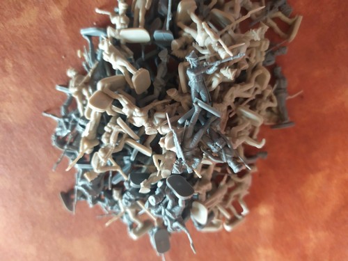 Russian grenadiers exit box - grenadiers,