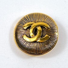 CHANEL Vintage Round Brooch CC