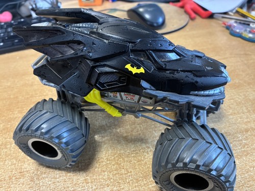Monster jam batmobile 24 - batmobile, 1:24