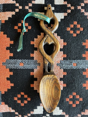Large vintage welsh wooden - vintage,