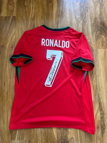 Cristiano ronaldo signed - cristiano,