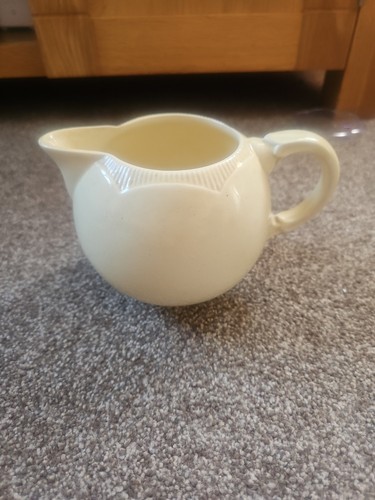Clarice cliff newport pottery - clarice,