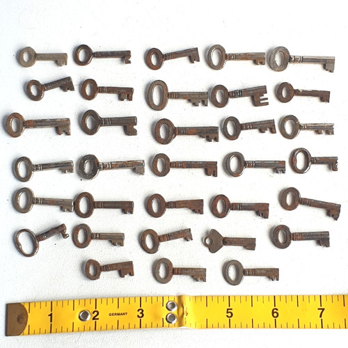 Old vintage keys - x, 26mm