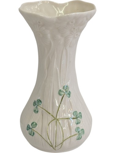 Belleek daisy spill - vase, hand