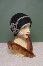 1920S STYLE BLACK  & TAUPE HAND CROCHET HAT