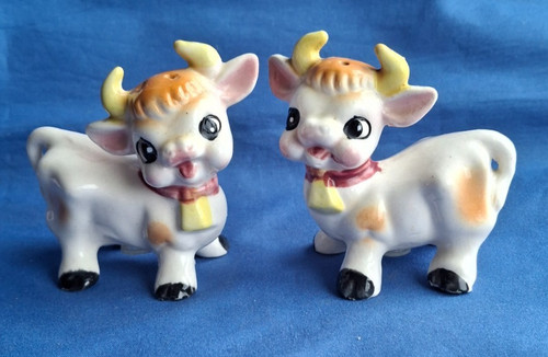 Vintage pair novelty - pair, cows