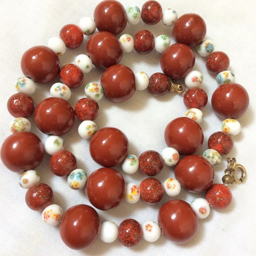 Vintage deep red acrylic - red, round