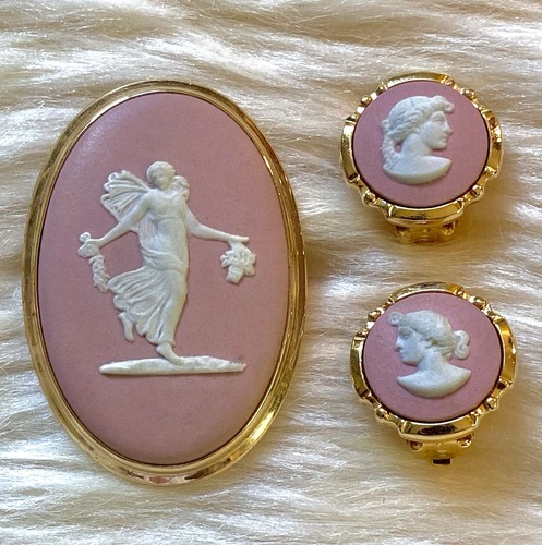 Rare wedgwood pink - pink, jasperware