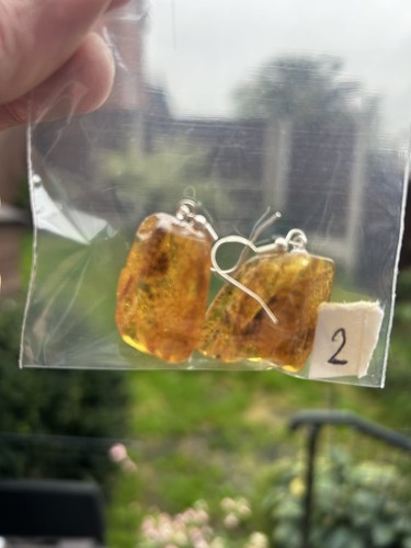 Amber bee drop - drop, 24ct