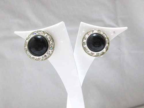 Vintage round stud earrings