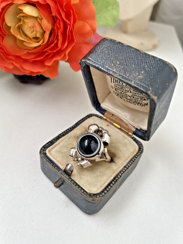Vintage modernist solid - vintage,