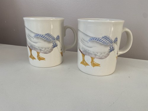 Vintage pair melba ware tams - pair,