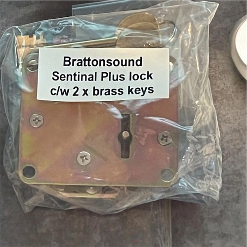 Brattsound brass gun cabinet - brass,
