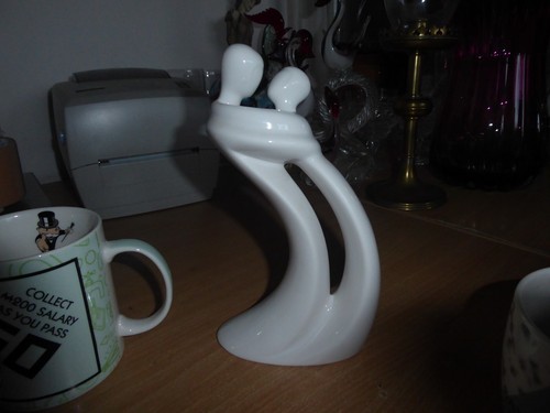 Enesco circle love figure - love,
