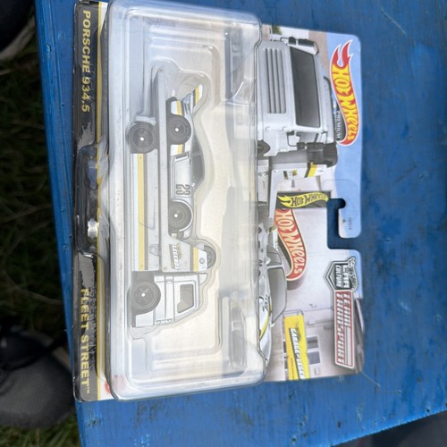 Hot wheels team - hot,
